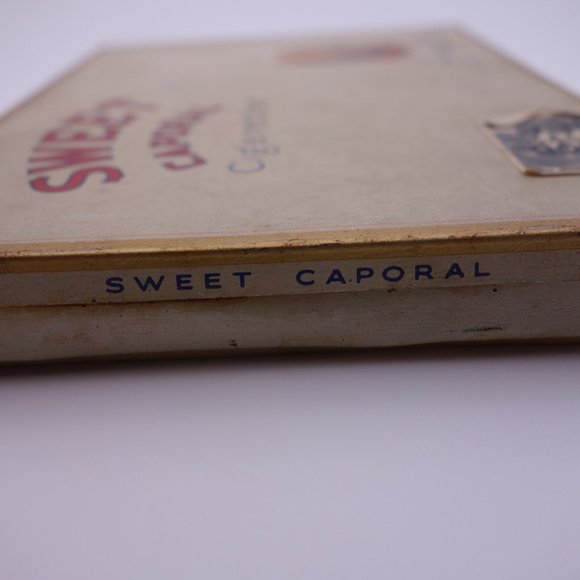 Vintage Sweet Caporal Cigarettes Kinney Bros Tin - Picture 11 of 16